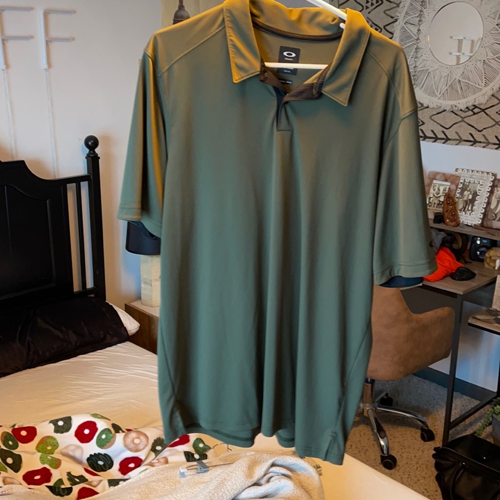 Men’s causal button up t shirt olive green Oakley
